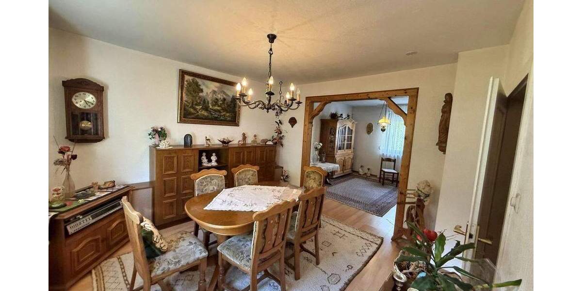 Zweifamilienhaus mit Gewerbe 5 zimmer