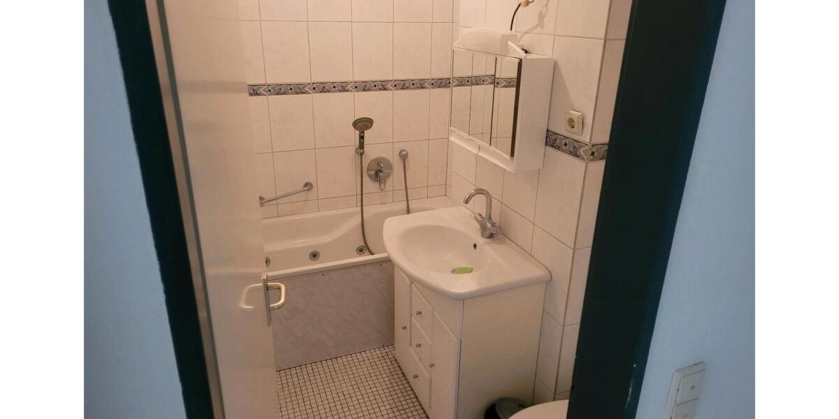 OHNE MAKLER!! Eigentumswohnung 4 Zimmer Küche Bad Gäste WC Balkon 4 zimmer