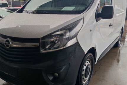 Opel Vivaro 78.000 km 14.399 &euro; Paderborn 33100