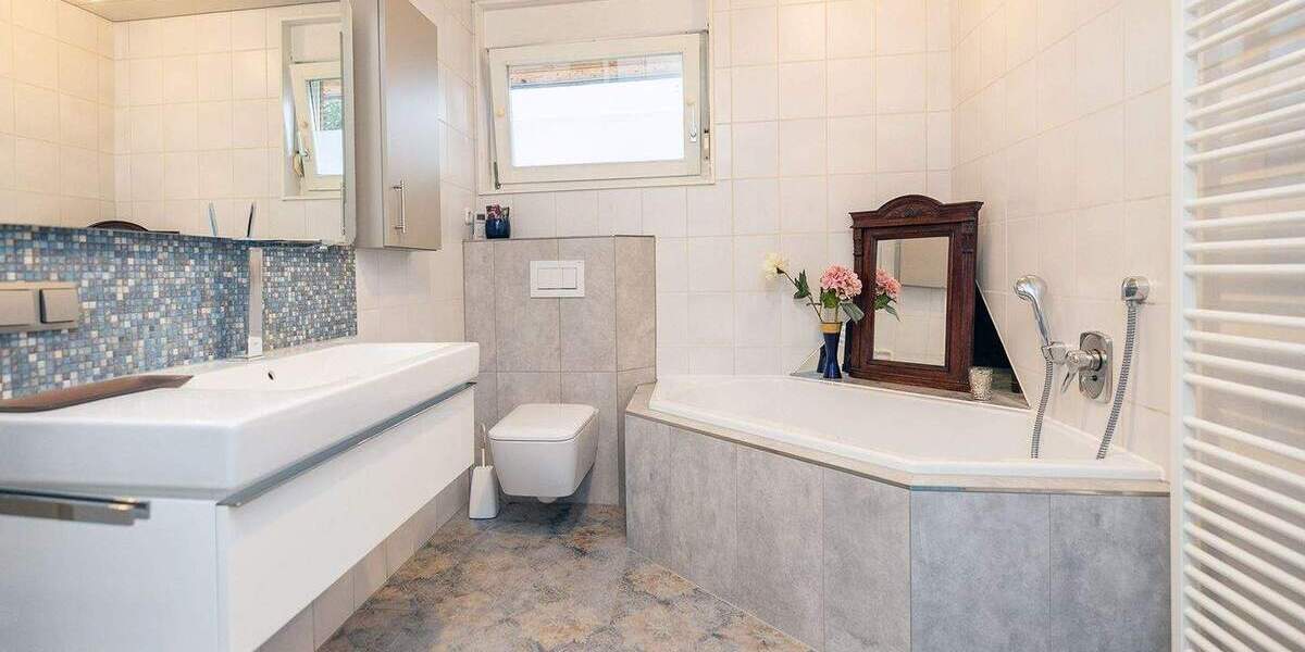 Bungalow Schloß Holte-Stukenbrock Stukenbrock - 4 Zimmer, 124 m&sup2;, 415.000&euro; | Angebot:26643999