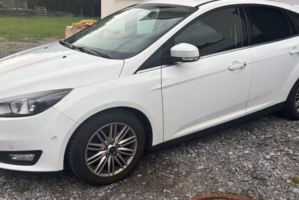 Ford Focus 63.000 km 8.000 &euro; Bad Wünnenberg 33181