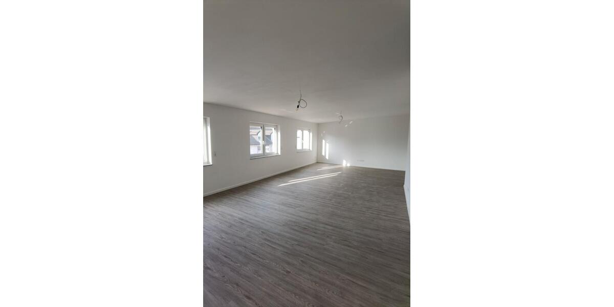 Dachgeschoßwohnung Hövelhof - 3 Zimmer, 101 m&sup2;, 1.200&euro; | Angebot:27621948