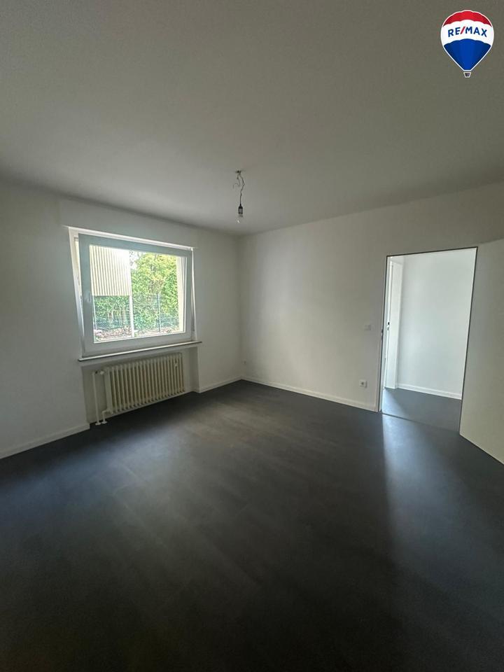 Frisch sanierte Gewerbehalle mit Büroflächen, Produktionsbereich & EinliegerWohnung zu vermieten!