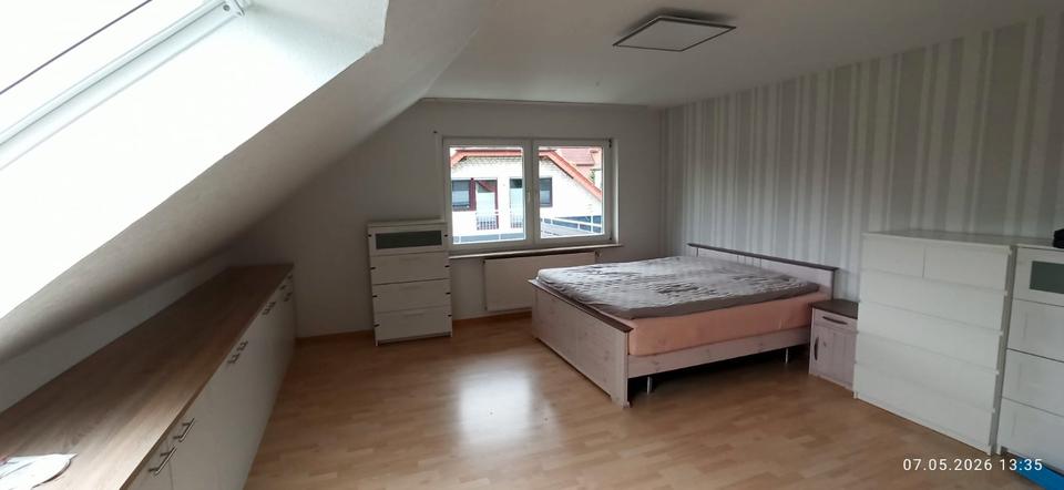 Dachgeschoßwohnung Altenbeken - 3 Zimmer, 112 m&sup2;, 730&euro; | Angebot:26623837