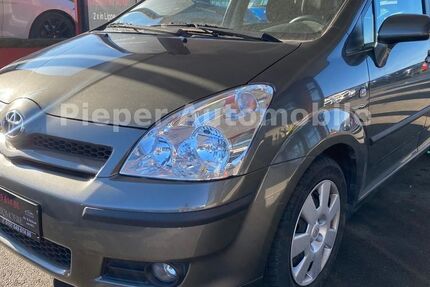 Toyota Corolla Verso 50.000 km 7.950 &euro; Oerlinghausen 33813