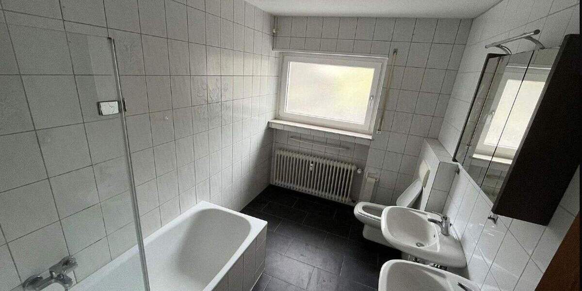 Etagenwohnung Horn-Bad Meinberg Billerbeck - 5 Zimmer, 167 m&sup2;, 999&euro; | Angebot:25771949