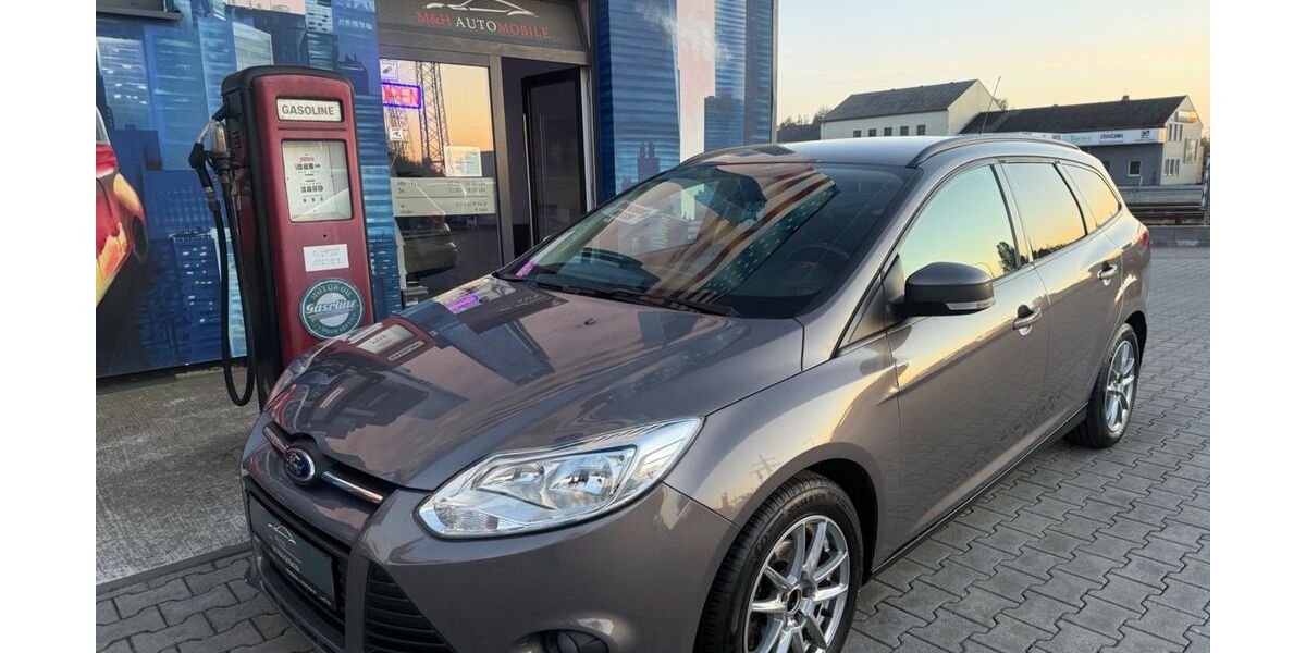 Ford Focus 82.919 km 6.299 &euro; Paderborn 33104
