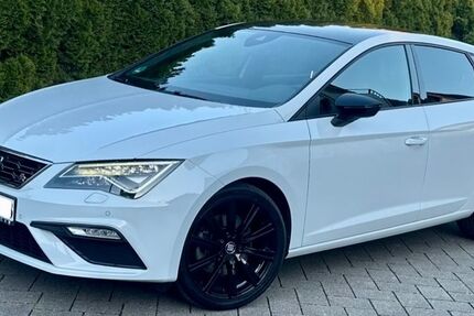 Seat Leon 95.000 km 15.900 &euro; Paderborn 33100