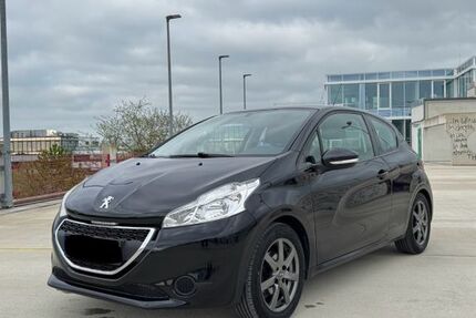 Peugeot 208 140.000 km 3.690 € Paderborn 33104