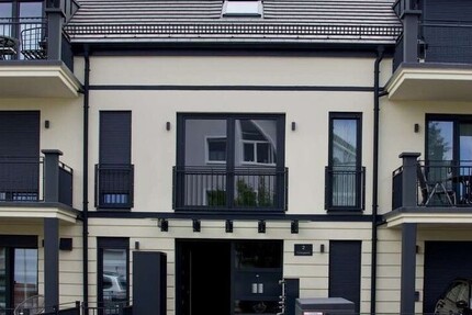 ***STYLISCH & SMART: DG-Wohnung mit großem TG-Stellplatz, Top-Ausstattung!***
