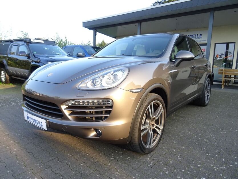 Porsche Cayenne 208.000 km 19.990 € OERLINGHAUSEN 33813