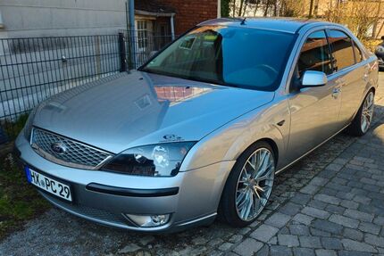 Ford Mondeo 140.000 km 5.900 &euro; Nieheim 33039