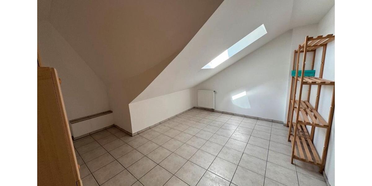 Dachgeschoßwohnung Altenbeken - 4 Zimmer, 118 m&sup2;, 980&euro; | Angebot:25656564