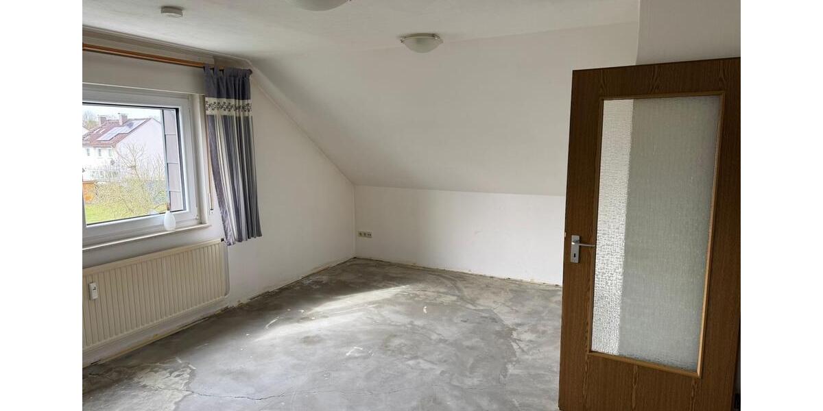 Dachgeschoßwohnung Detmold - 3 Zimmer, 56 m&sup2;, 450&euro; | Angebot:26329368