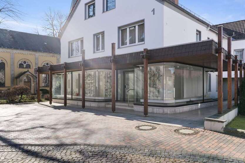 Einzelhandel in Schlangen 1.600 € 248 m²