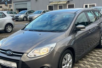Ford Focus 88.000 km 5.990 &euro; Paderborn 33102