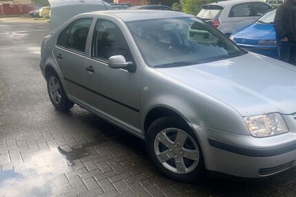 VW Bora 162.000 km 1.000 &euro; Paderborn 33106