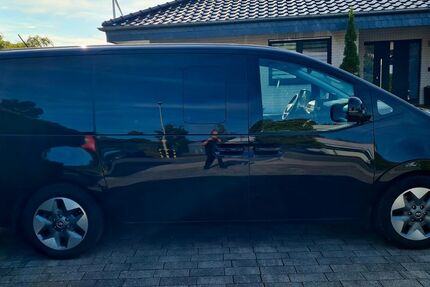 Hyundai STARIA 33.000 km 35.500 € Bad Lippspringe 33175