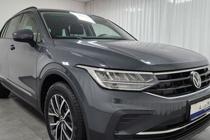 VW Tiguan 22.876 km 27.990 € Schloß Holte-Stukenbrock 33758