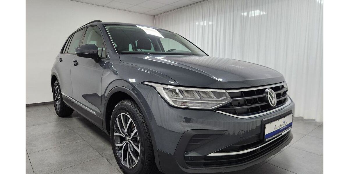 VW Tiguan 22.876 km 27.990 € Schloß Holte-Stukenbrock 33758