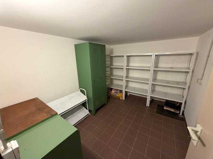 Gepflegtes 4-Zimmer-Endreihenhaus mit Garten, Keller, Garage zimmer