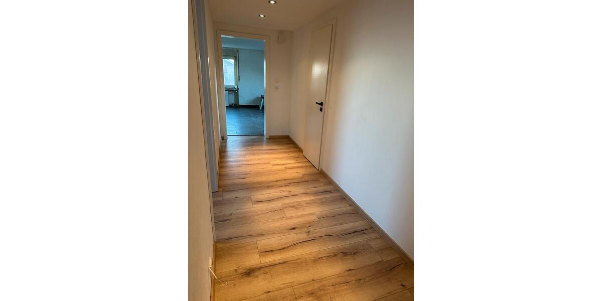 Schöne Helle Dachgeschosswohnung 3 zimmer