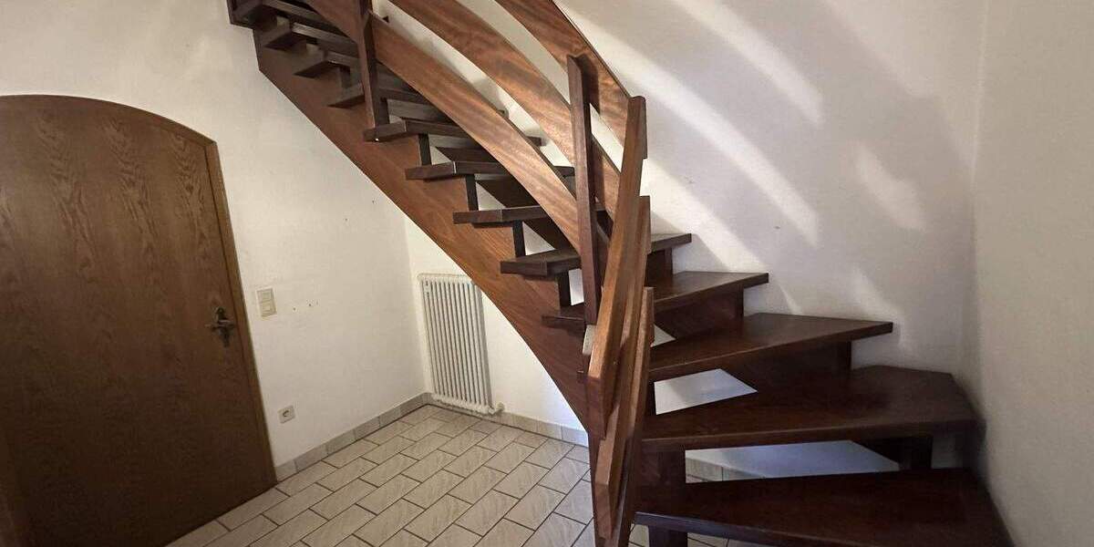 Einfamilienhaus Steinheim - 6 Zimmer, 262 m&sup2;, 299.000&euro; | Angebot:25821934