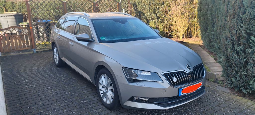 Skoda Superb 103.700 km 19.900 &euro; Rietberg 33397