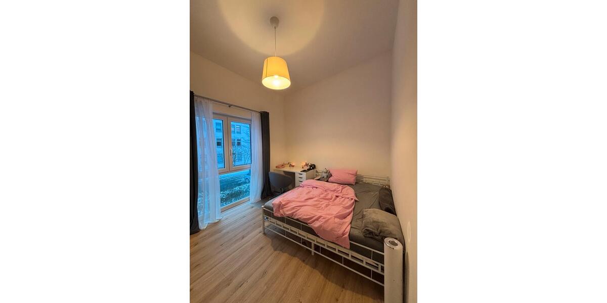 WG Zimmer neben der Uni ist 4 zimmer