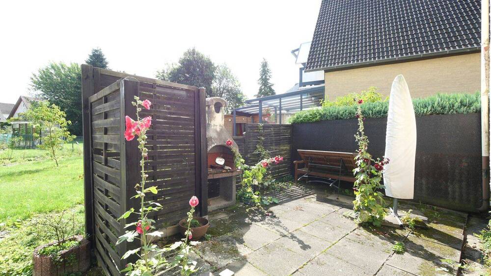 Mehrfamilienhaus, Wohnhaus Paderborn / Schloß Neuhaus Schloß Neuhaus - 6 Zimmer, 135 m&sup2;, 299.000&euro; | Angebot:25688039