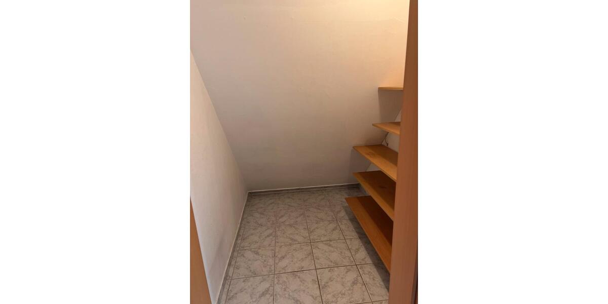 Dachgeschoßwohnung Geseke - 6 Zimmer, 180 m&sup2;, 890&euro; | Angebot:26461476
