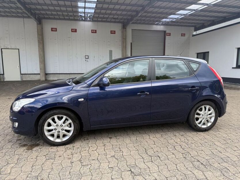 i30