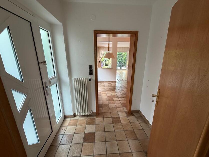 Gepflegtes 4-Zimmer-Endreihenhaus mit Garten, Keller, Garage zimmer