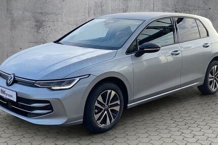 VW Golf 9.900 km 31.990 &euro; Paderborn 33100