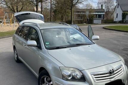 Toyota Avensis 200.000 km 3.100 &euro; Detmold 32756