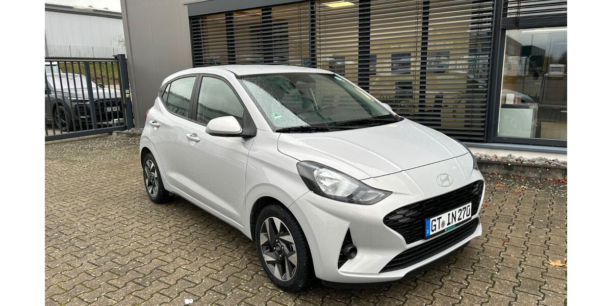 Hyundai i10 9.917 km 17.580 &euro; Schloß Holte-Stukenbrock 33758