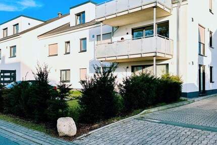 Helle Dachgeschosswohnung mit Dachterrasse in Bielefeld-Jöllenbeck 2 zimmer