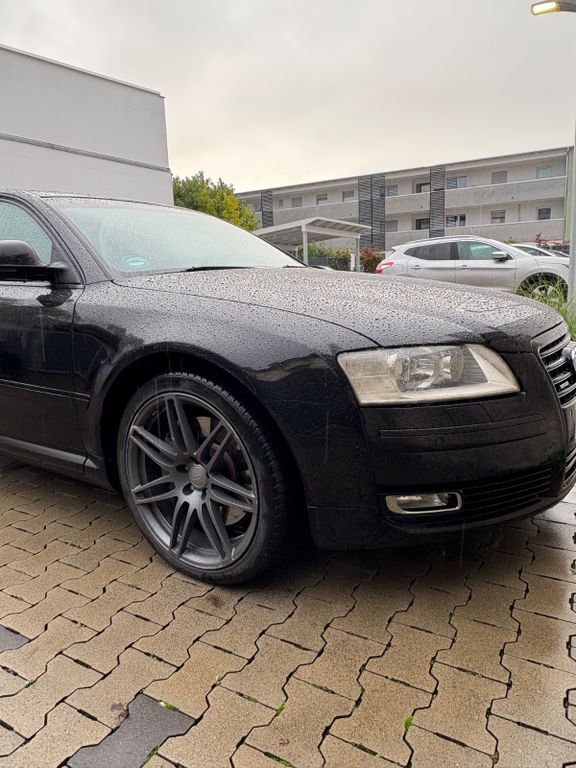 Audi A8 286.000 km 7.499 € Paderborn 33102