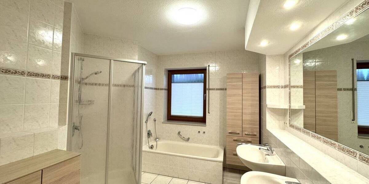 Schöne Eigentumswohnung mit großem Gartenanteil in einem Dreifamilienhaus! 3 zimmer