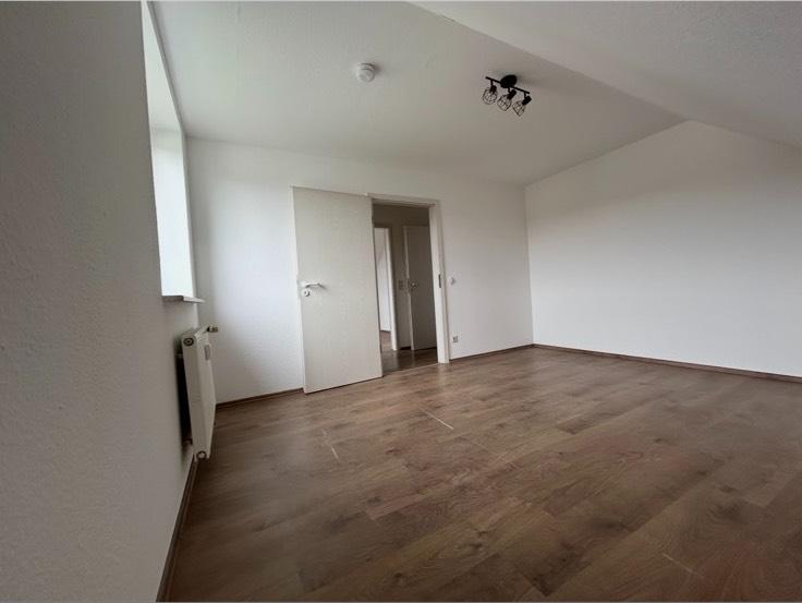 Dachgeschoßwohnung Delbrück - 3 Zimmer, 62 m&sup2;, 550&euro; | Angebot:25801239