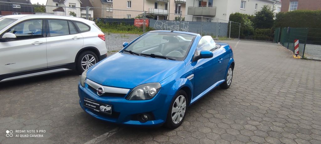 Opel Tigra 197.870 km 2.399 &euro; Paderborn 33102
