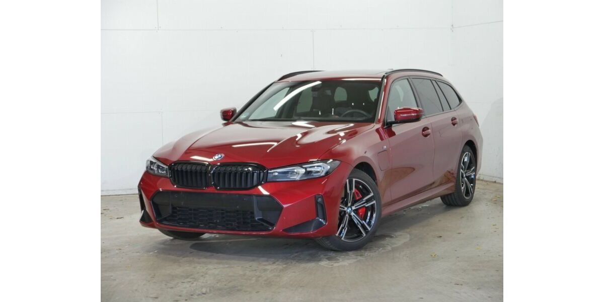 BMW 330 27.800 km 48.840 € Paderborn 33100