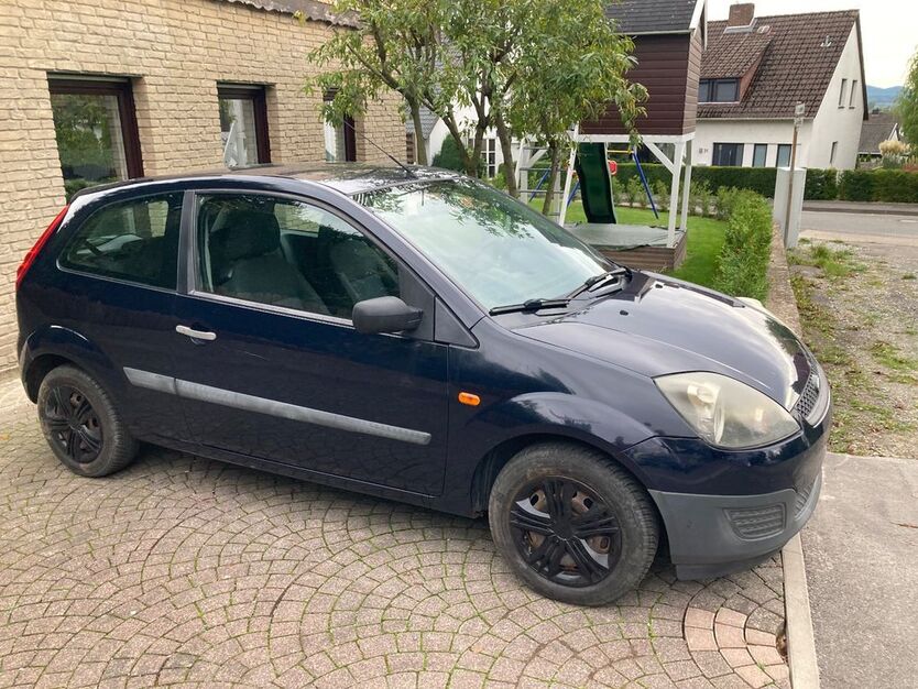 Ford Fiesta 198.300 km 1.290 € Lage 32791