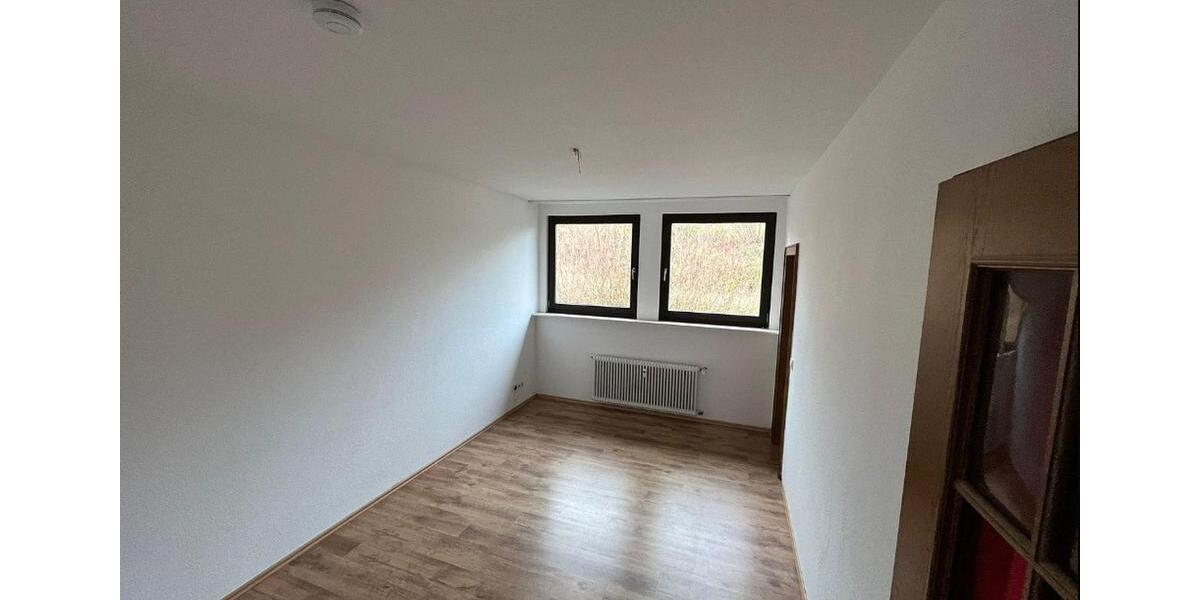 Charmante 5-Zimmer-Wohnung in beliebter Lage mit Kellerabteilung und Stellpaltz 5 zimmer