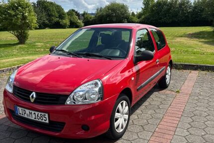 Renault Clio 86.567 km 3.000 &euro; Detmold 32758