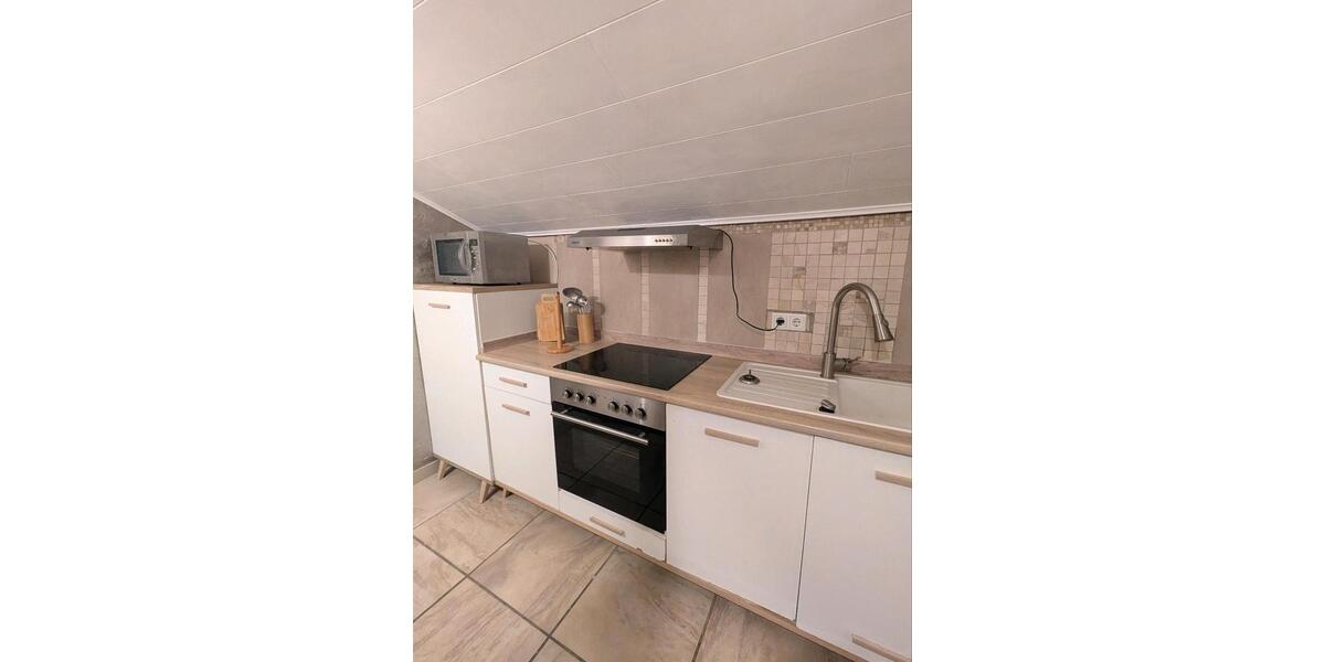 Dachgeschoßwohnung Paderborn Neuenbeken - 1 Zimmer, 45 m&sup2;, 700&euro; | Angebot:24485172