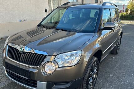 Skoda Yeti 89.000 km 7.399 &euro; Paderborn 33100