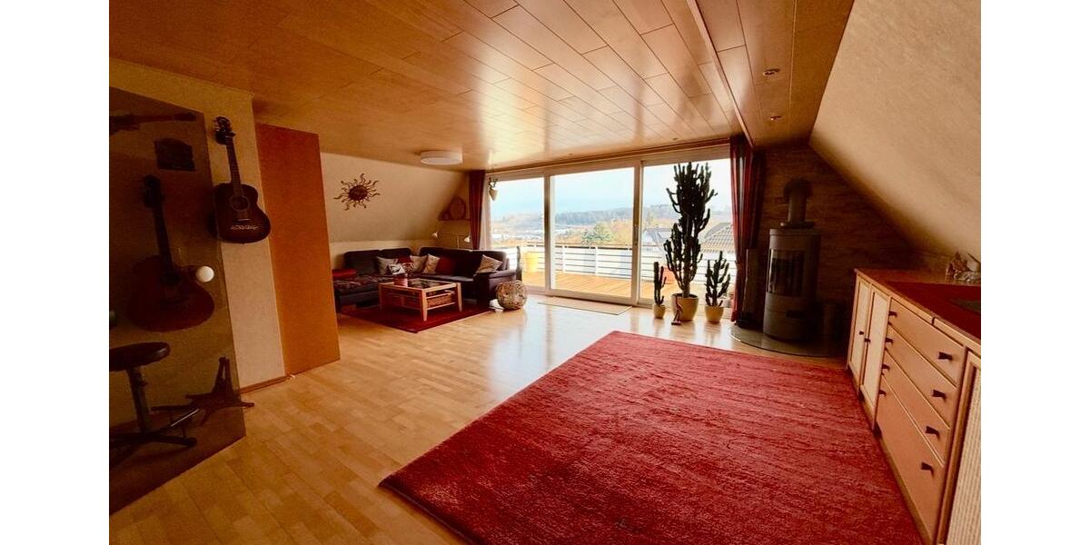 Dachgeschoßwohnung Horn-Bad Meinberg Bad Meinberg - 4 Zimmer, 124 m&sup2;, 900&euro; | Angebot:26670863