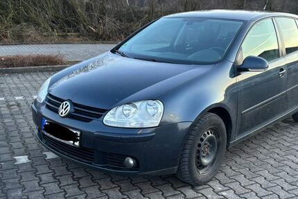 VW Golf 282.000 km 1.899 &euro; Nieheim 33039