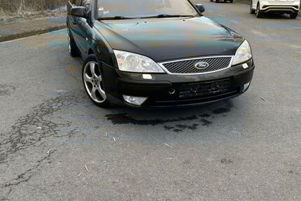 Ford Mondeo 220.200 km 680 &euro; Paderborn 33100